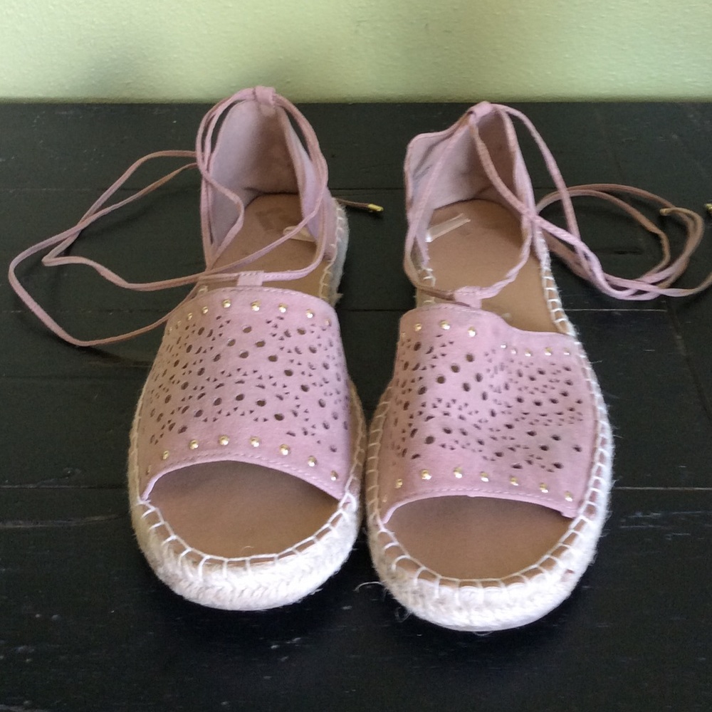 Flat peep toe with Criss cross tie strap